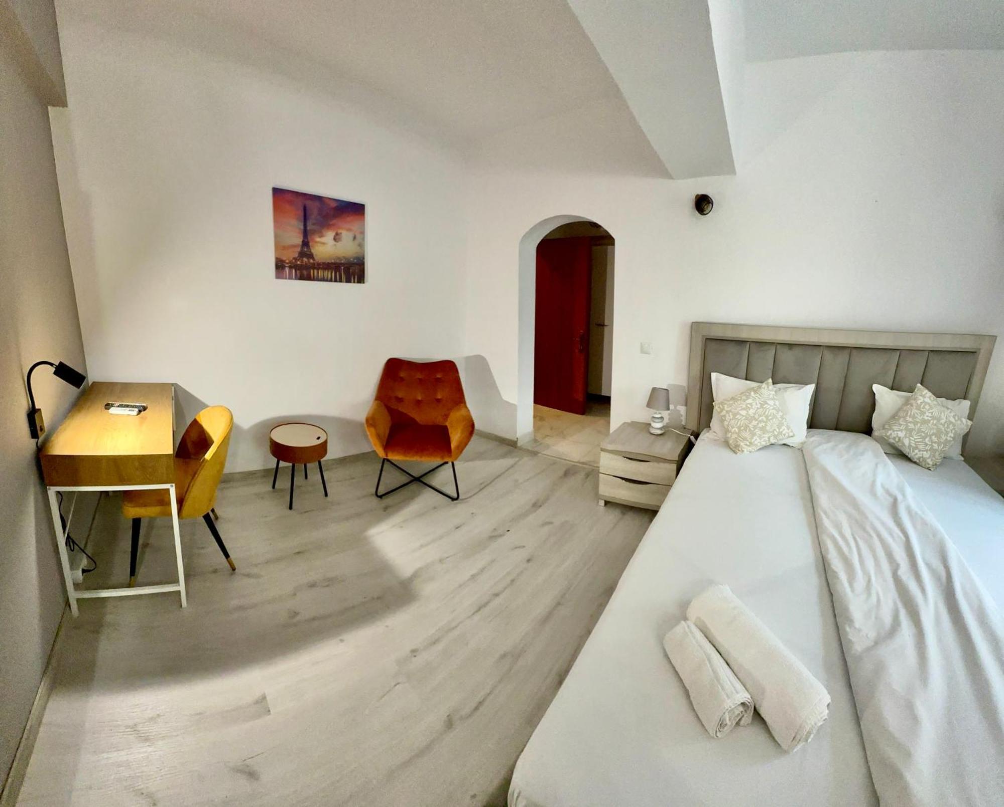 House 3* Craiova