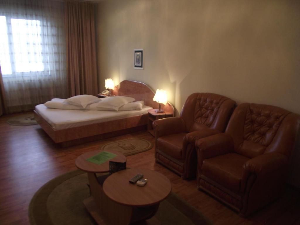 House 3*