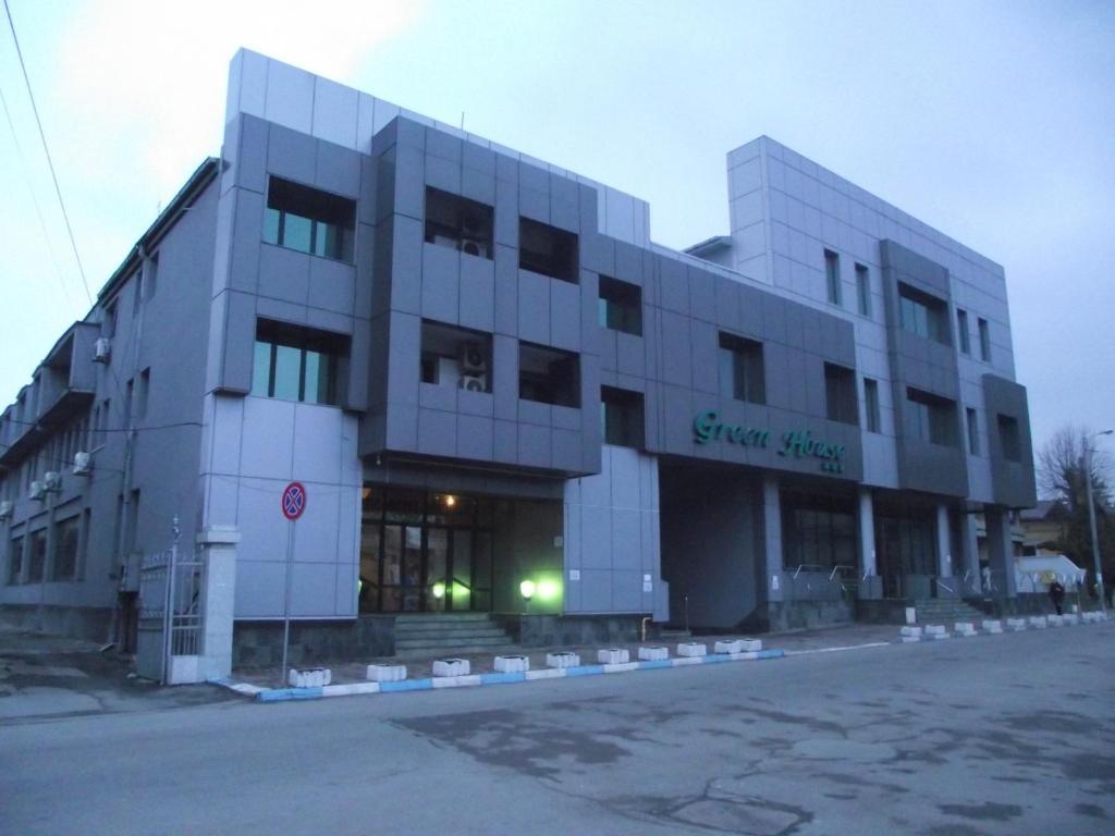 House 3*